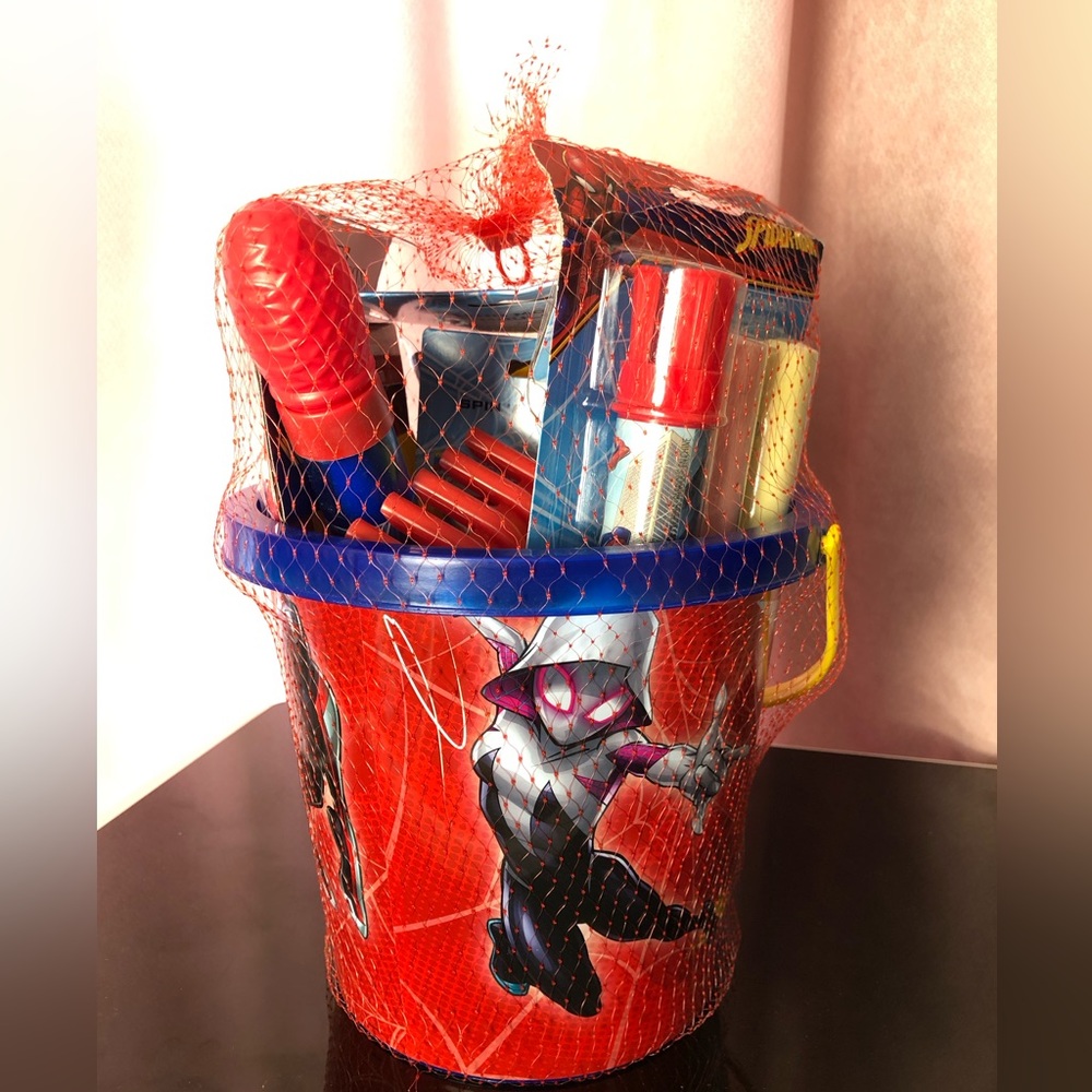 Marvel Spiderman licensed summer toy sand bucket New with tag